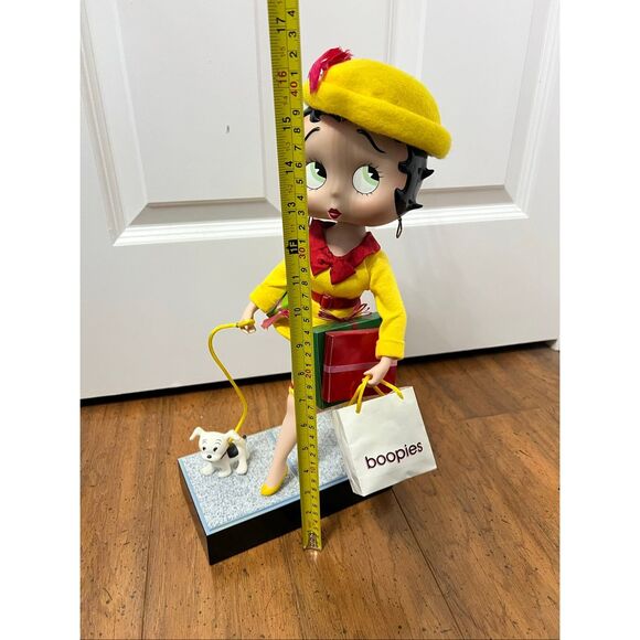 Danbury Mint Betty Boop Porcelain Collector 16" Doll "Shopping Spree" 1996 - Picture 2 of 16